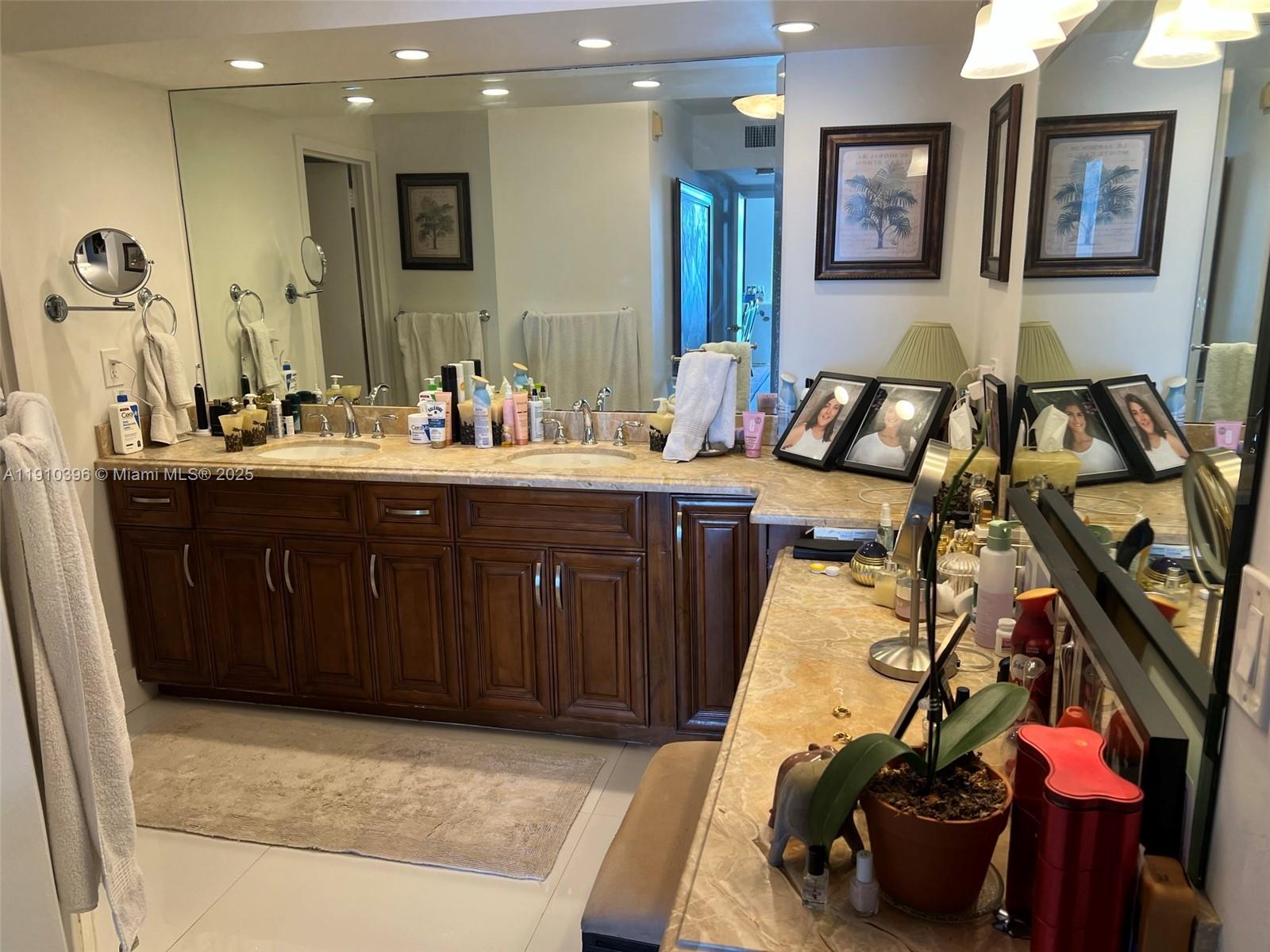 9500 OCEANS CONDO - Residential