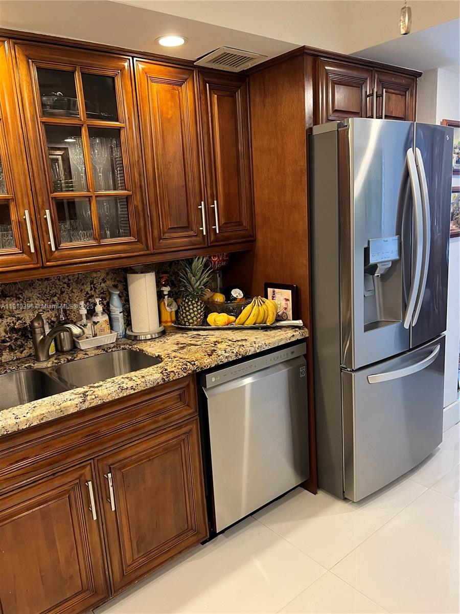 9500 OCEANS CONDO - Residential