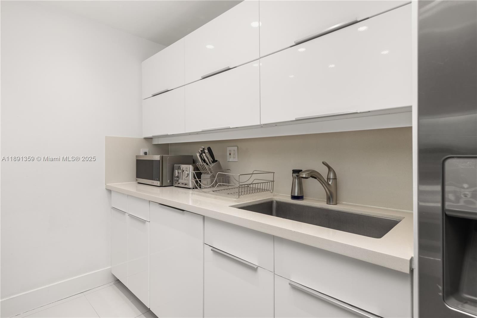 KEY COLONY NO 4 CONDO - Residential Lease
