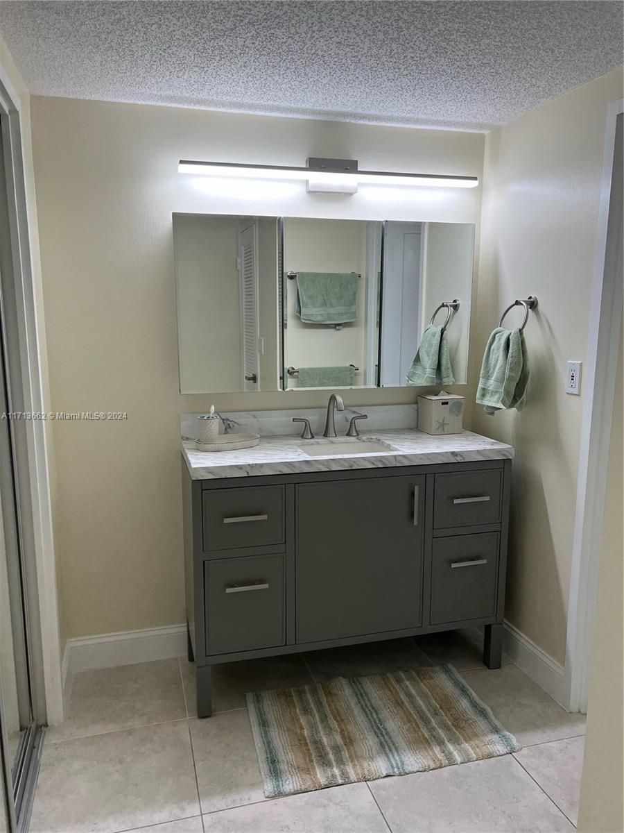 SEA AIR TOWERS CONDO - Residential Lease