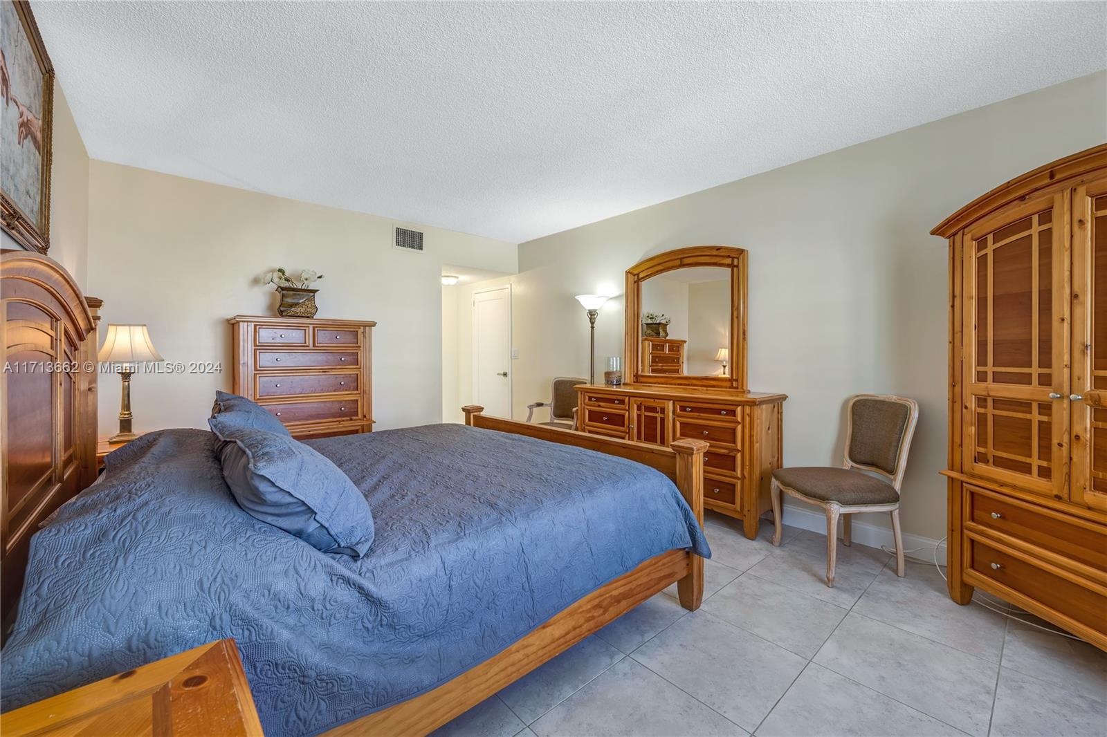 SEA AIR TOWERS CONDO - Residential Lease