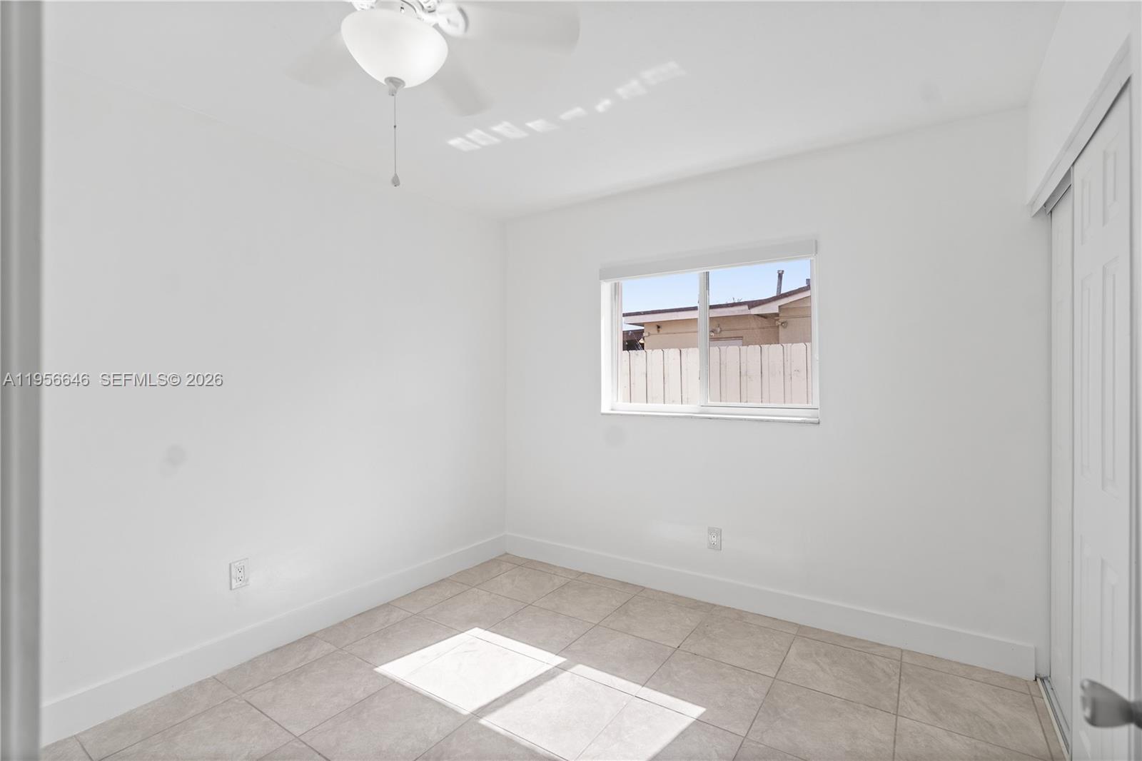 ROYALE GREEN SEC 3 - Residential Lease