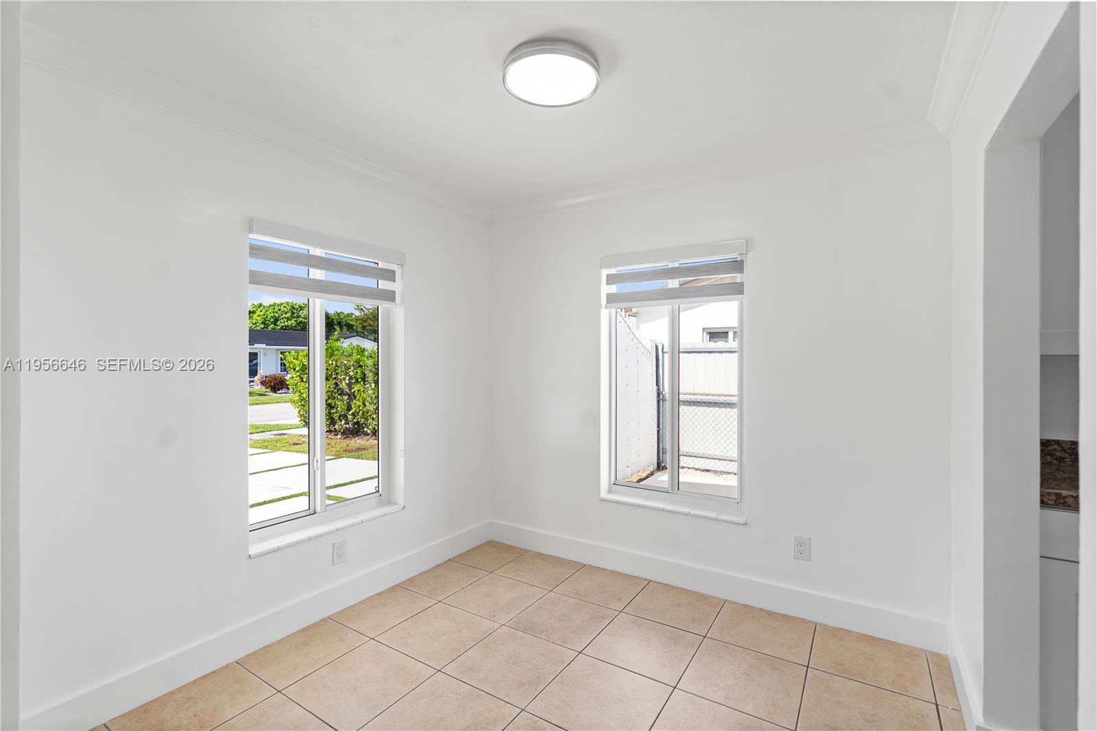 ROYALE GREEN SEC 3 - Residential Lease