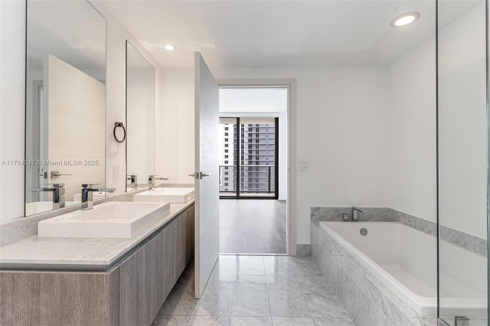 801 SMA RESIDENCES CONDO - Residential