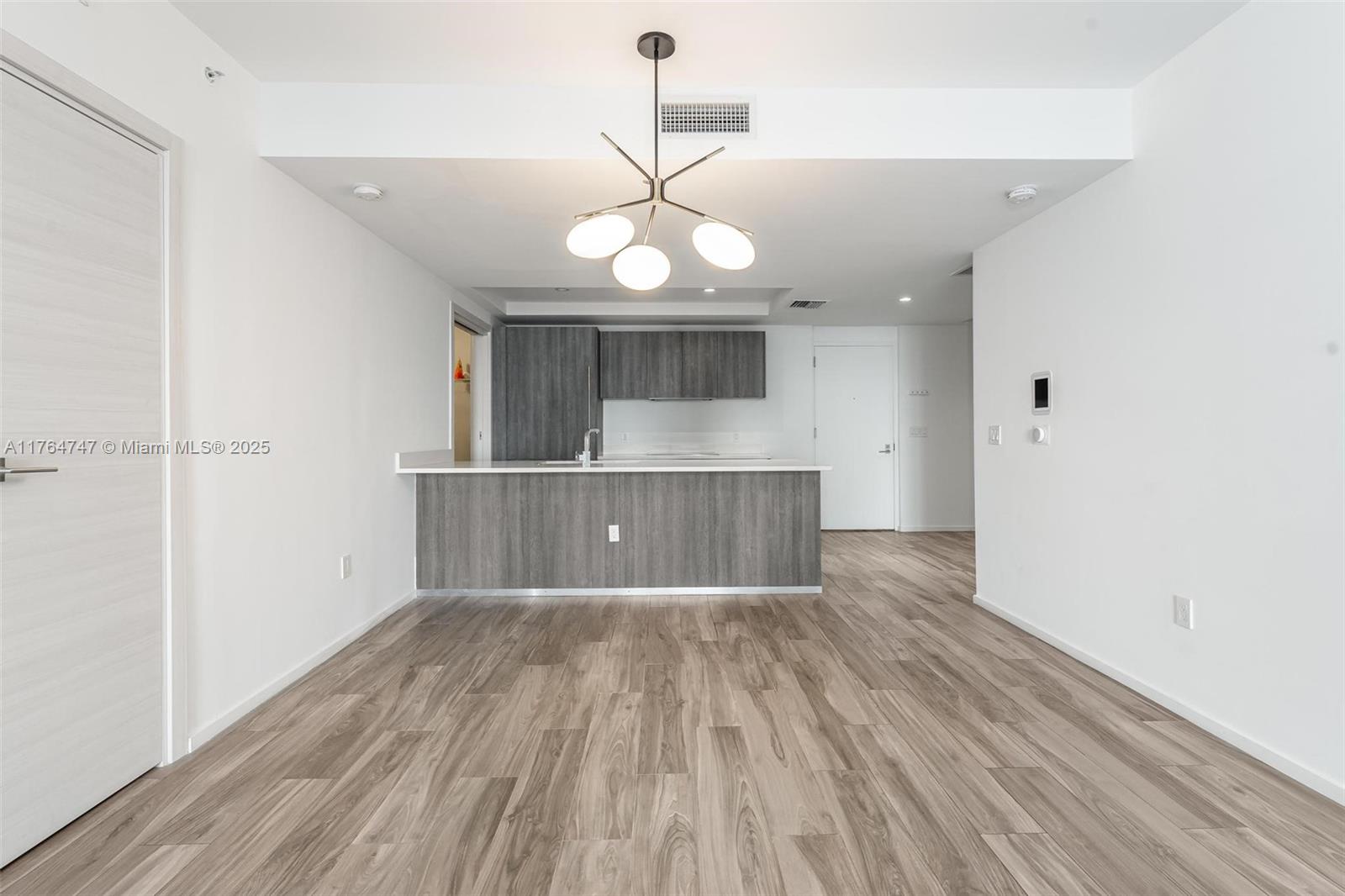 801 SMA RESIDENCES CONDO - Residential