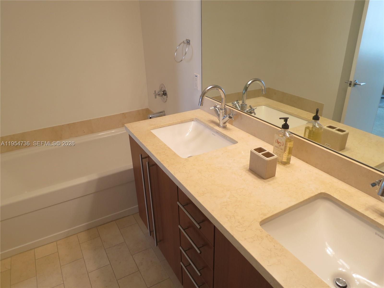 THE AXIS ON BRICKELL II C - Residential