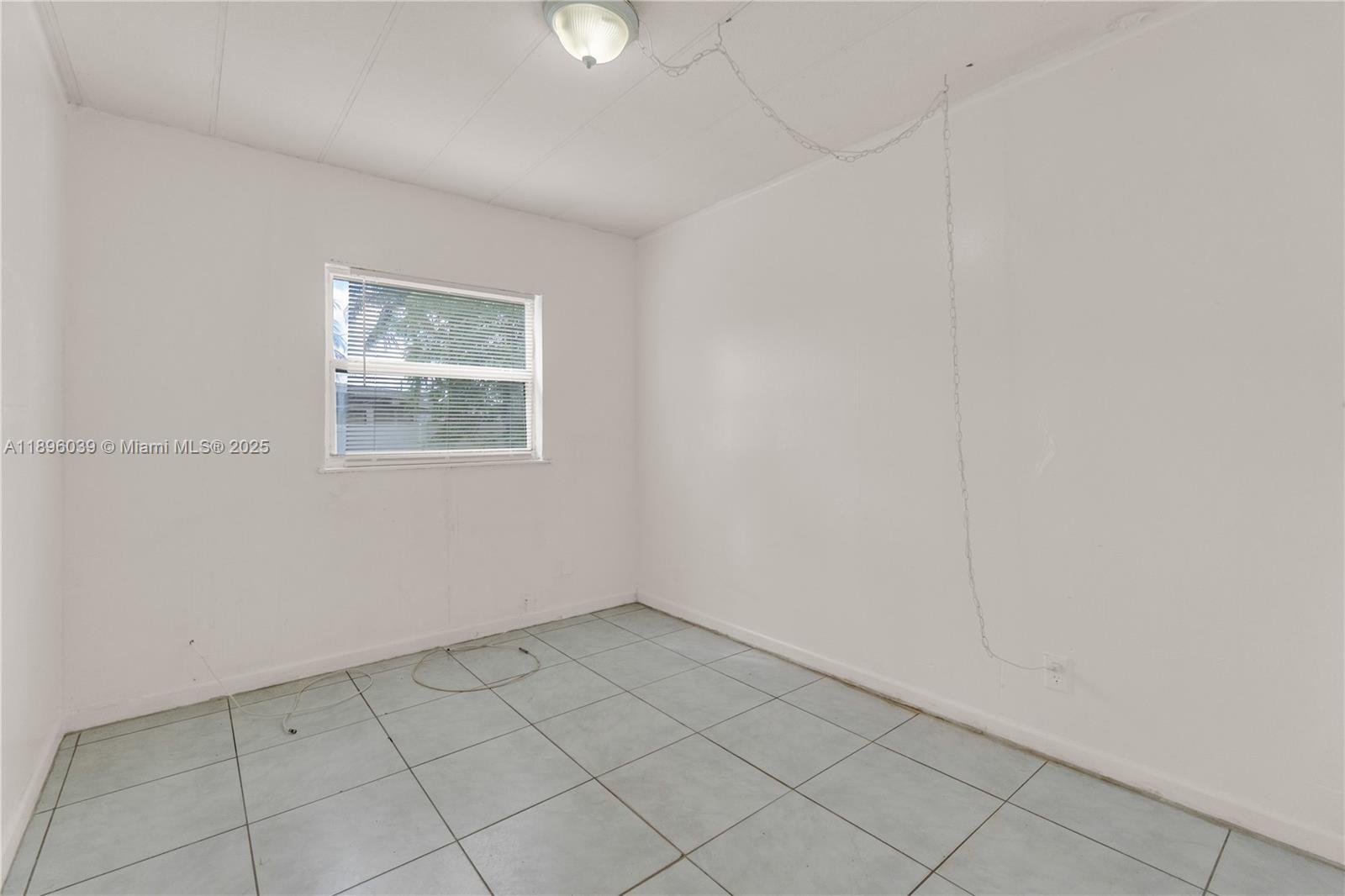 HILLMONT-MIDDLE RIVER VIS - Residential Lease