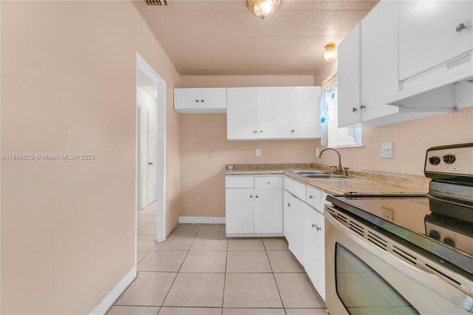 HILLMONT-MIDDLE RIVER VIS - Residential Lease
