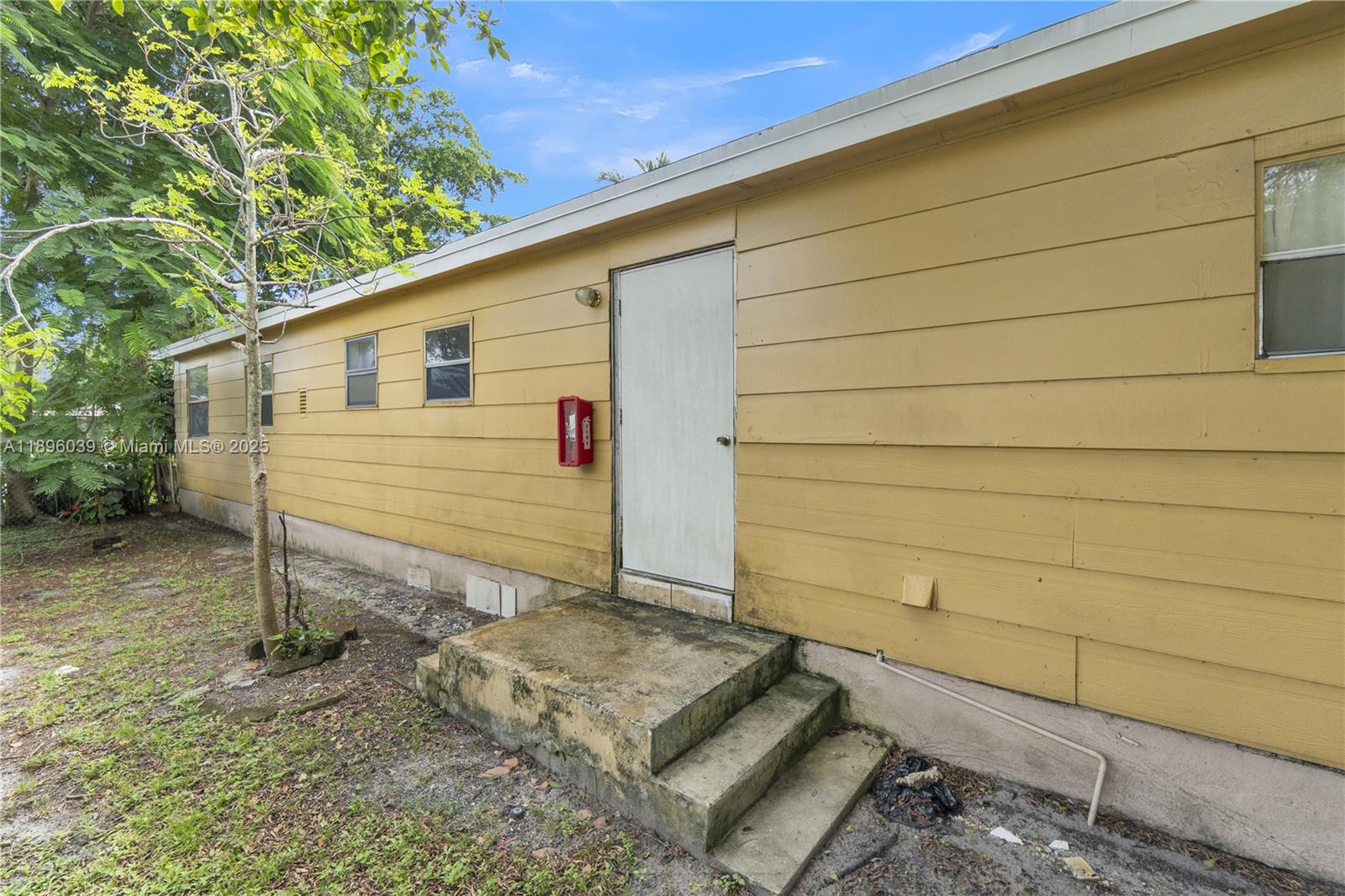HILLMONT-MIDDLE RIVER VIS - Residential Lease
