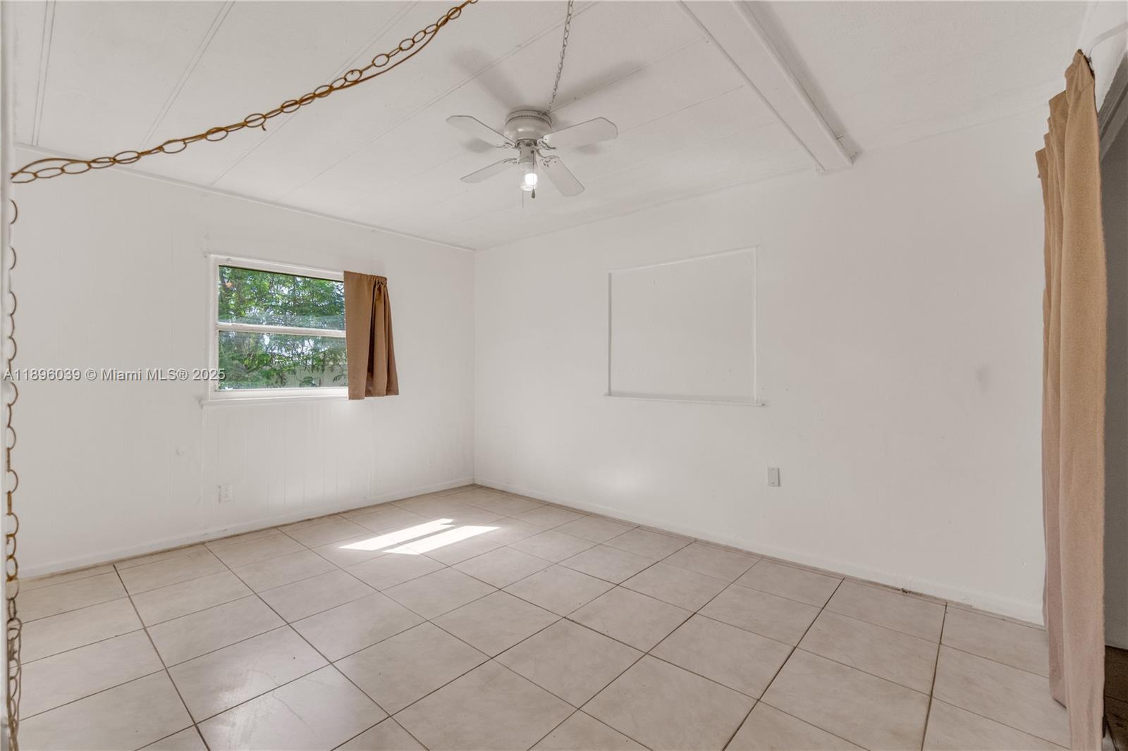 HILLMONT-MIDDLE RIVER VIS - Residential Lease