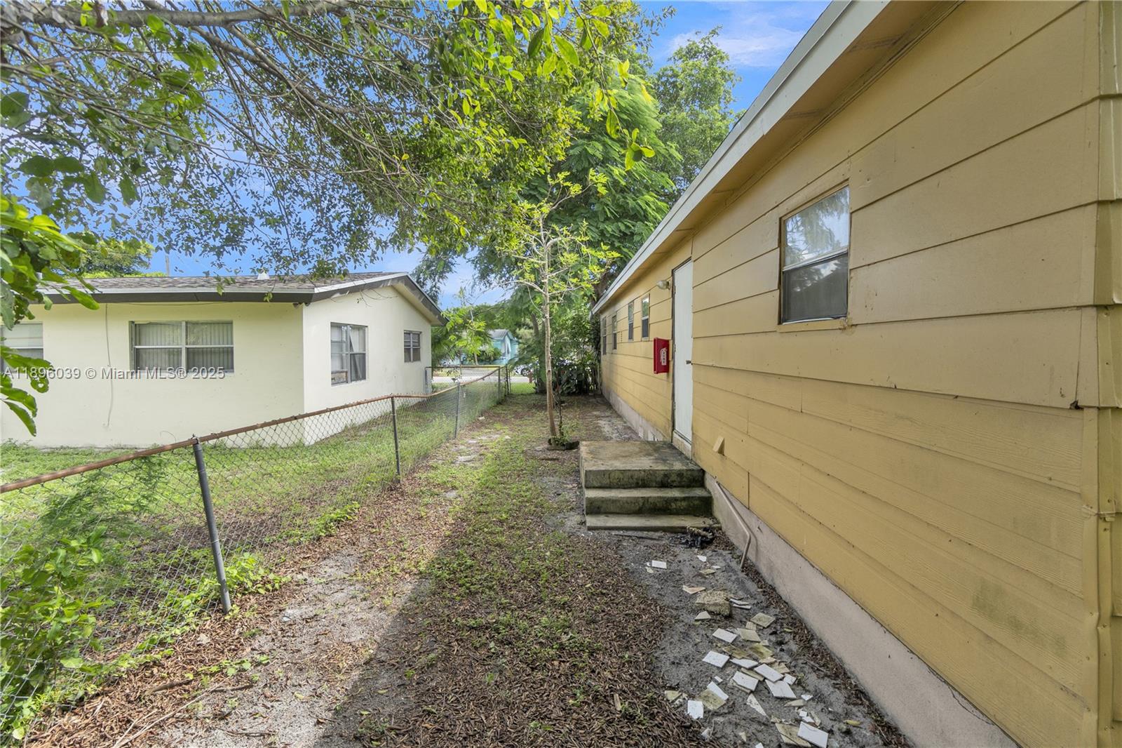 HILLMONT-MIDDLE RIVER VIS - Residential Lease