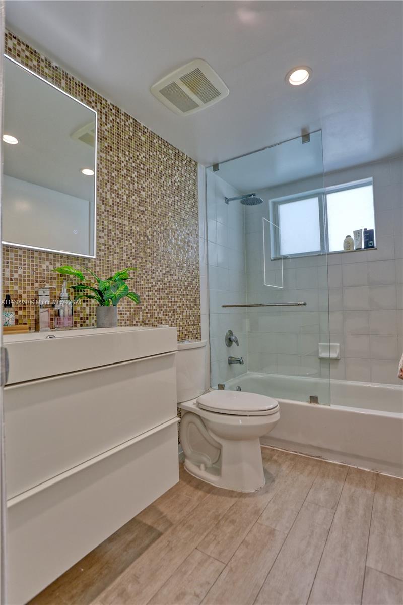 BAY COURT CONDO - Residential