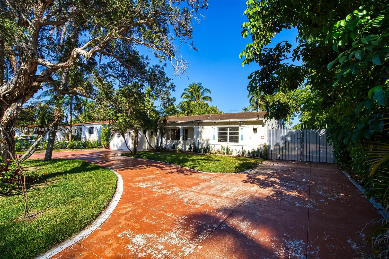 BISCAYNE GARDENS SEC H PA - Residential Lease