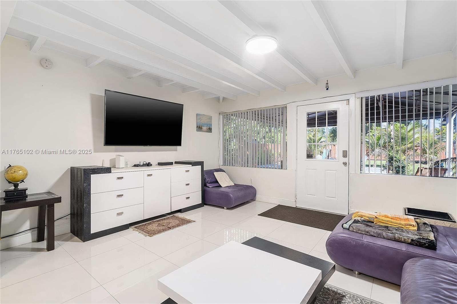 BISCAYNE GARDENS SEC H PA - Residential Lease