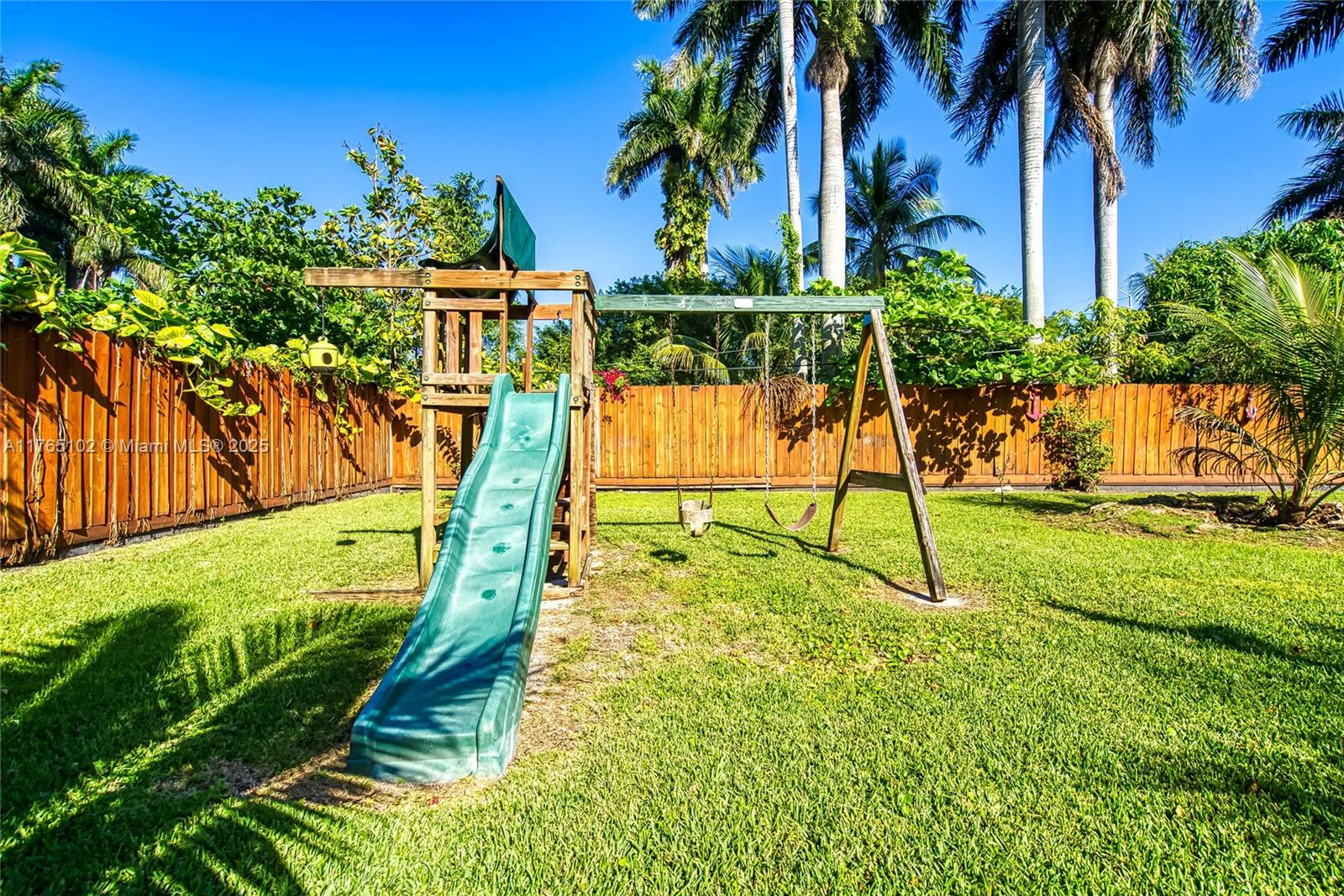 BISCAYNE GARDENS SEC H PA - Residential Lease