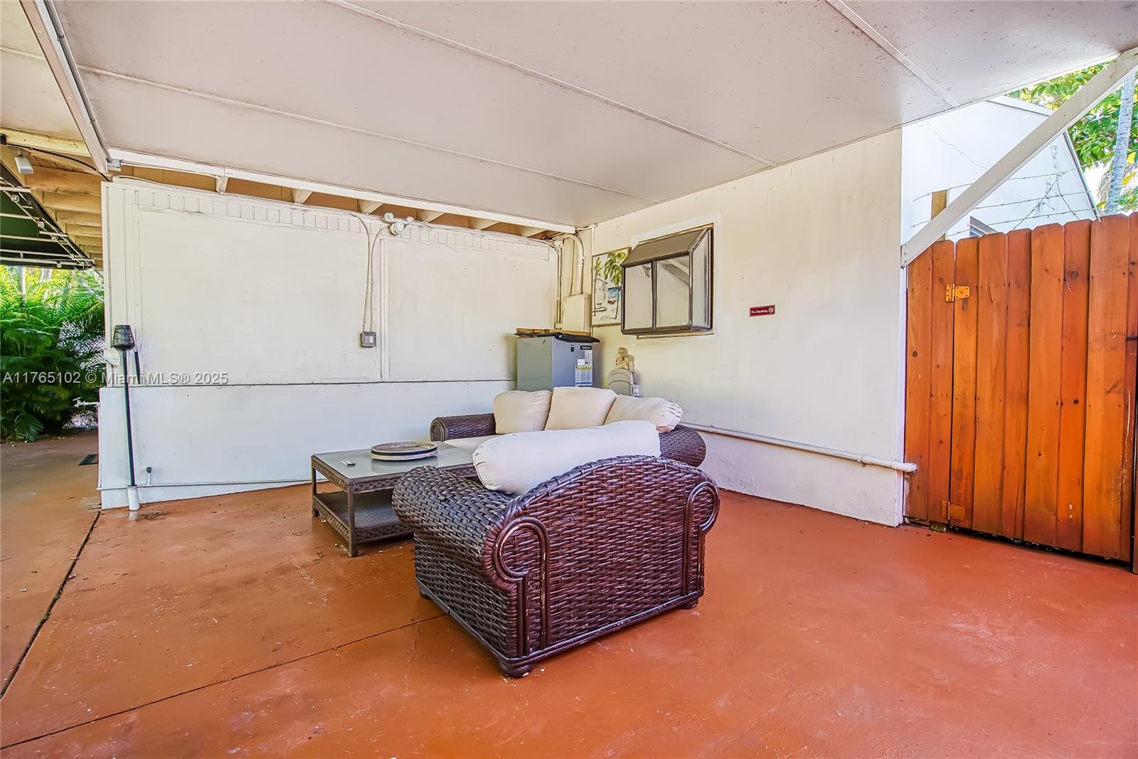 BISCAYNE GARDENS SEC H PA - Residential Lease