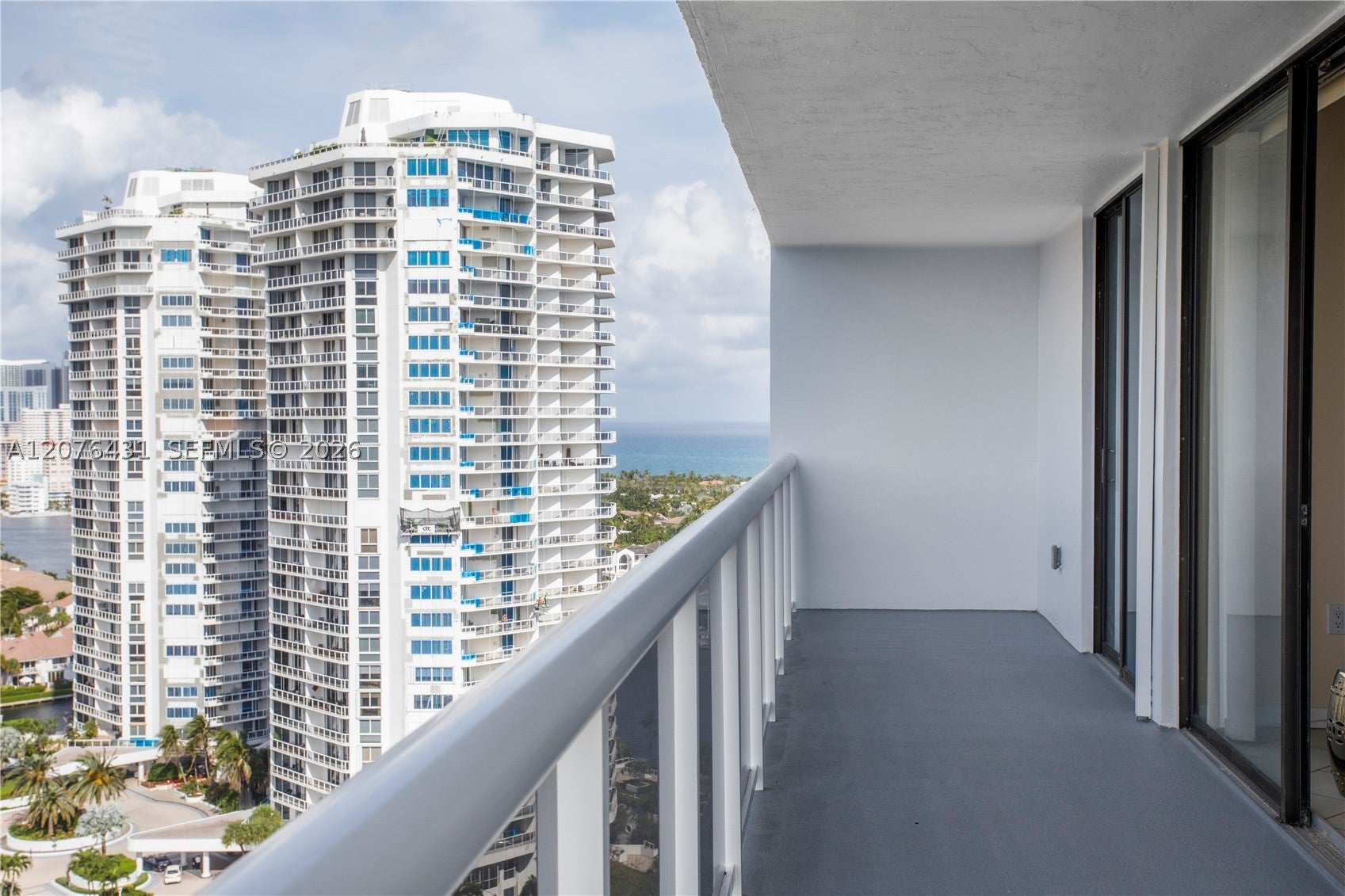20505 E Country Club Dr PH-39