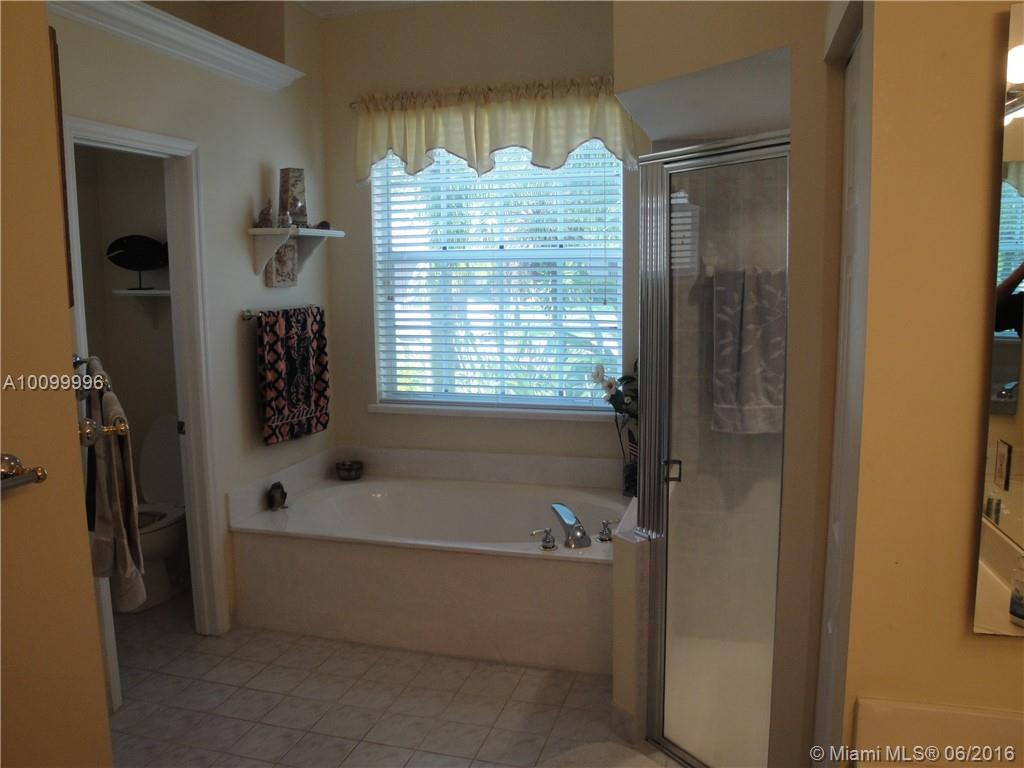 Stoneridge Lake Estates - Residential