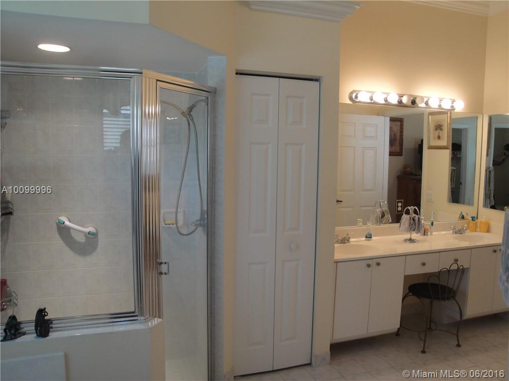 Stoneridge Lake Estates - Residential