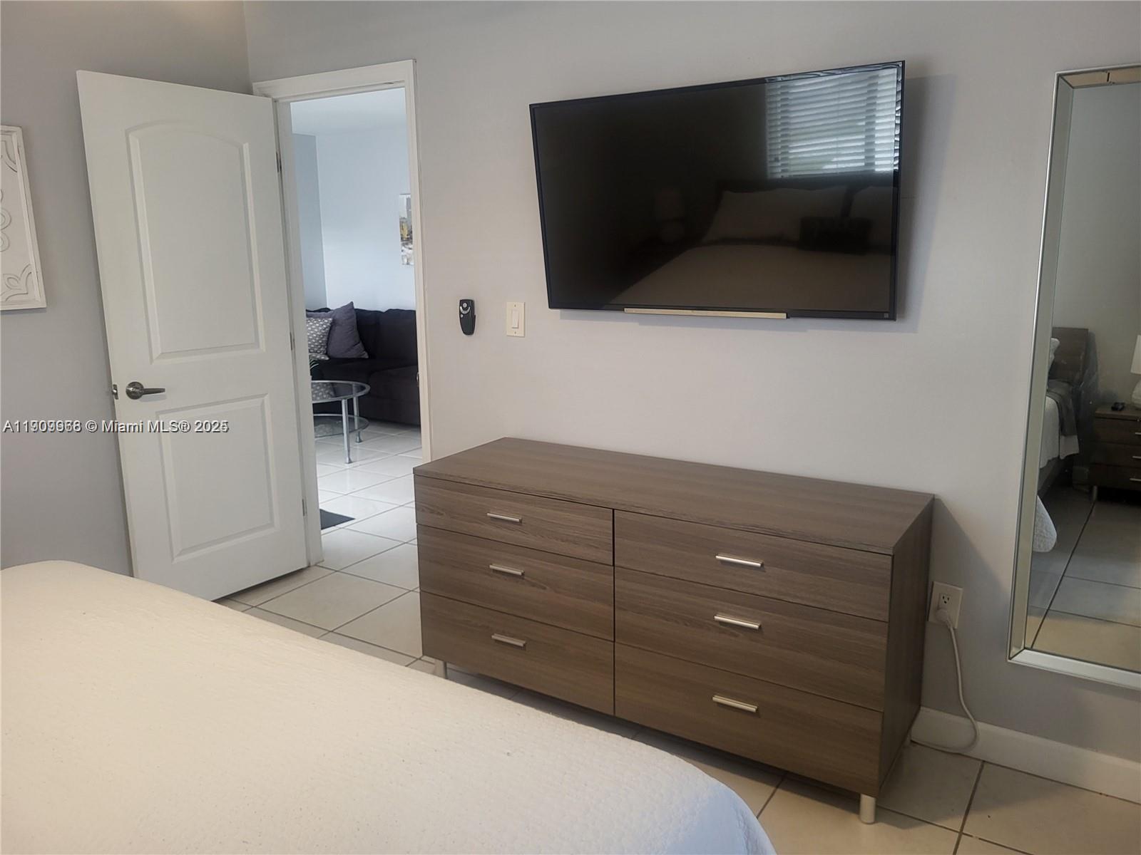 HOMES OF CORAL WAY - Residential Lease