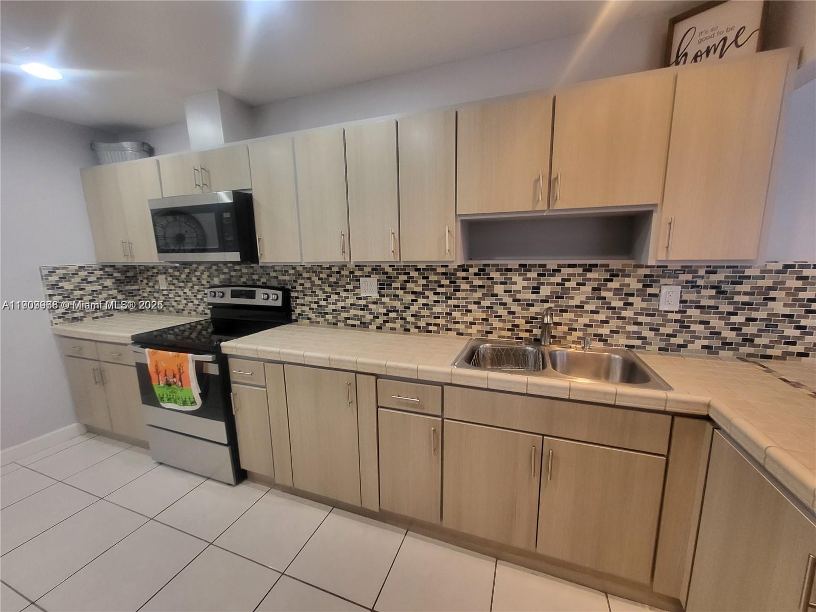 HOMES OF CORAL WAY - Residential Lease