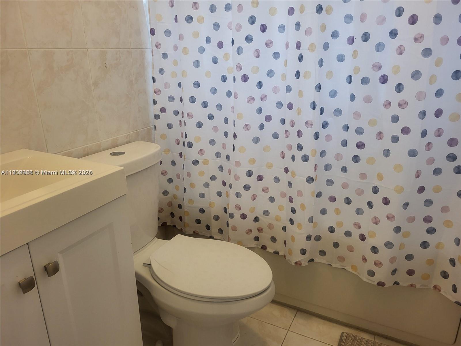 HOMES OF CORAL WAY - Residential Lease