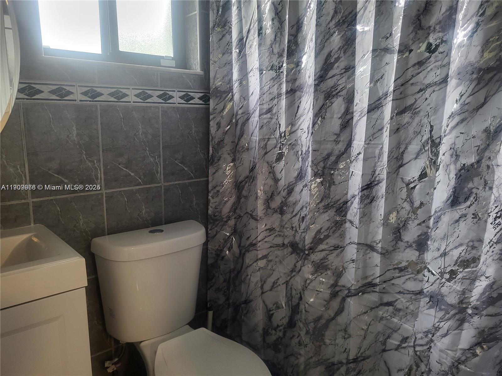 HOMES OF CORAL WAY - Residential Lease