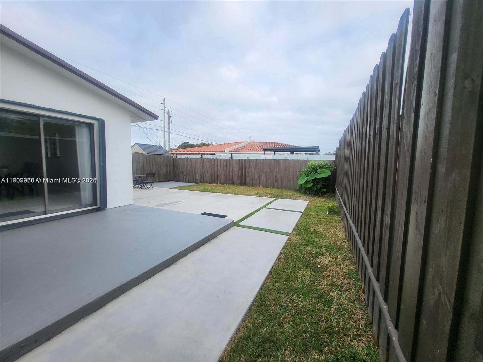 HOMES OF CORAL WAY - Residential Lease