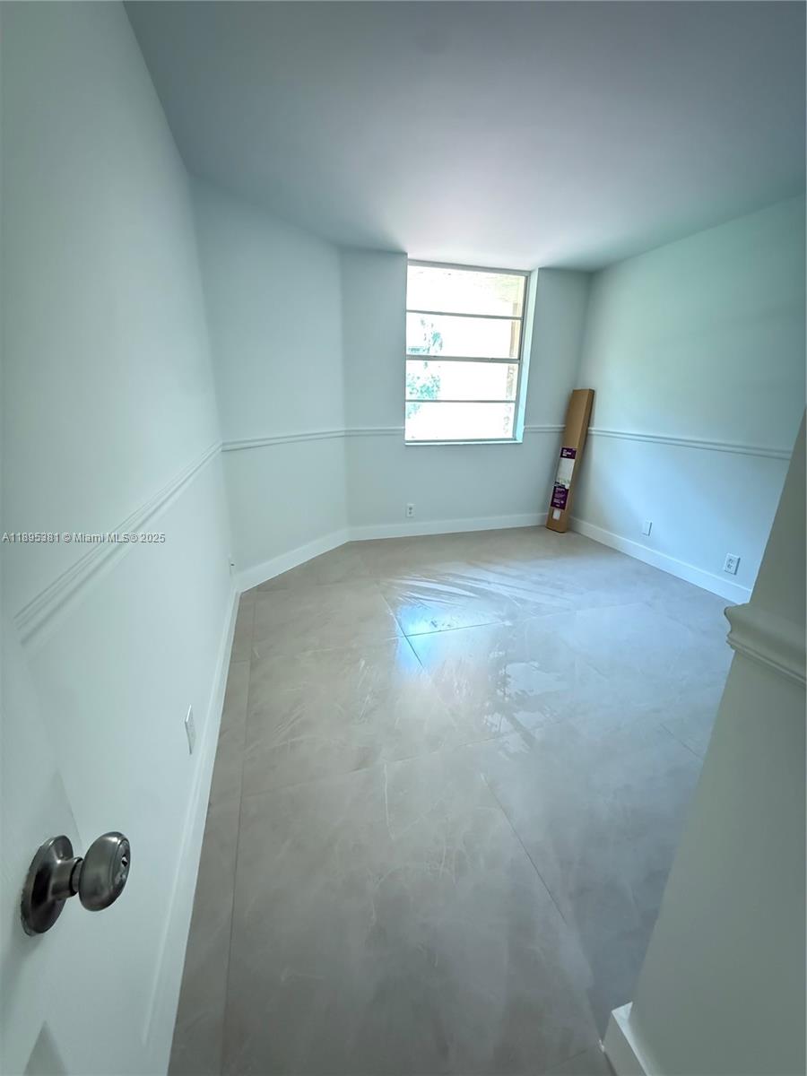 CORAL SPRINGS ESTATE TOWN - Residential Lease