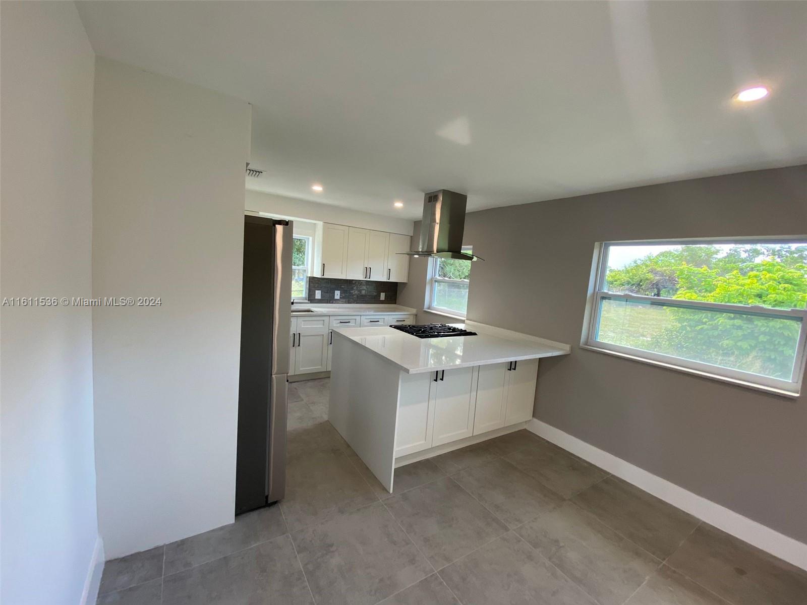 SHERATON PLAZA UNIT 4 REP - Residential Lease