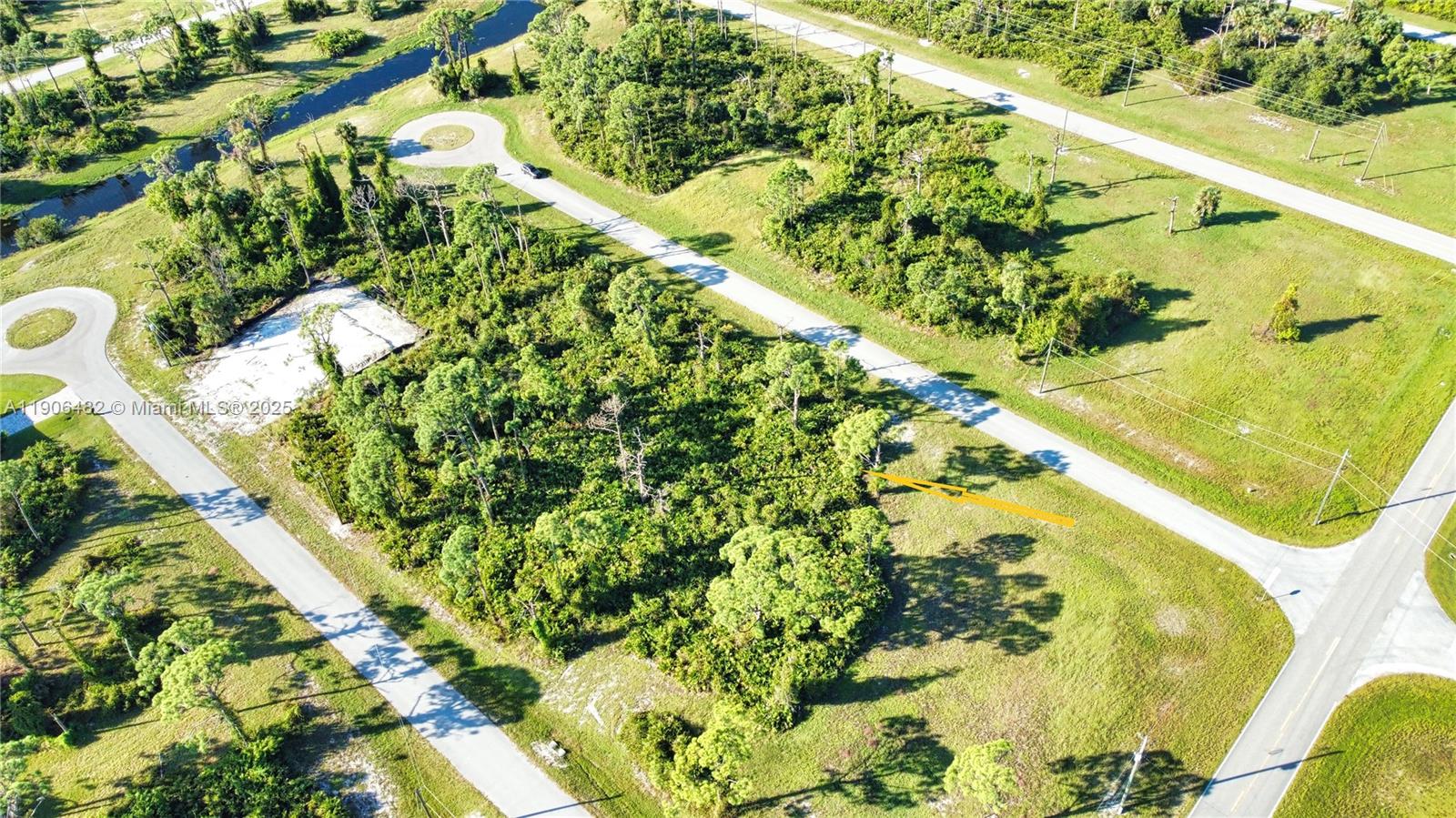 Rotonda Sands - Land