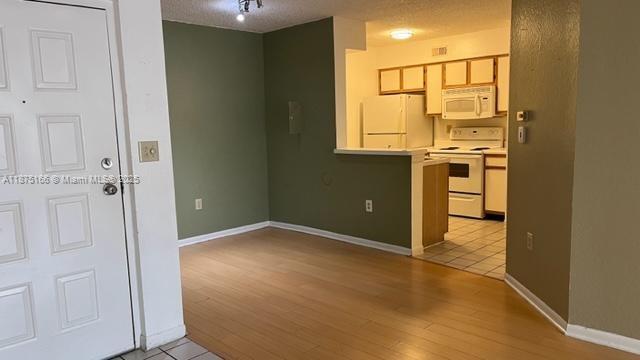 LAKEVIEW CLUB CONDO - Residential