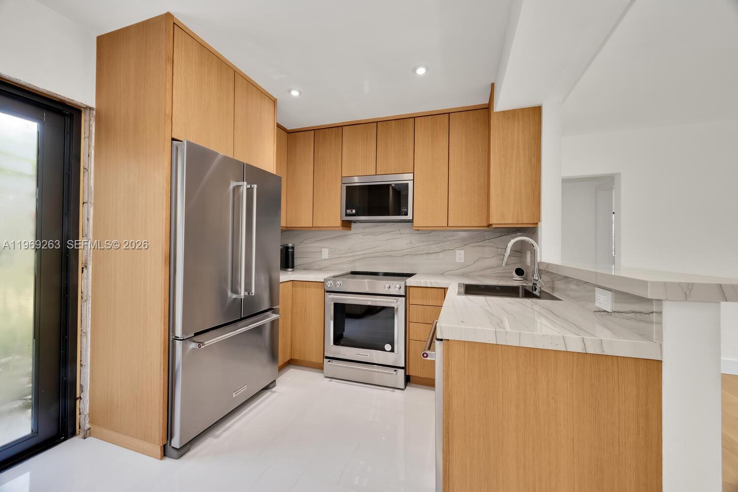 GABLES MANOR SUB - Residential Lease