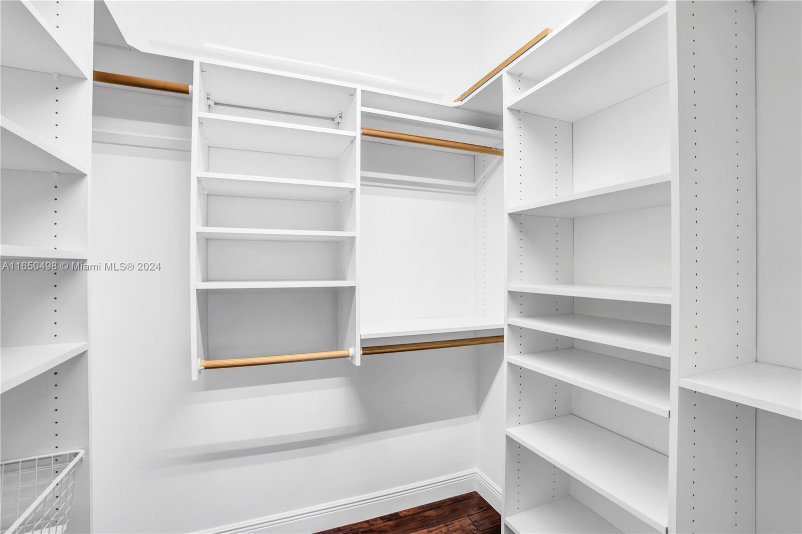 BUTTONWOOD HARBOR - Residential