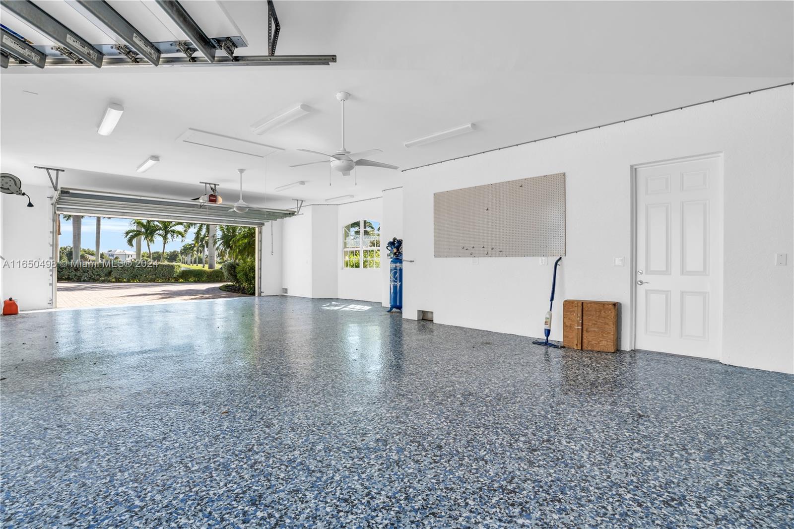 BUTTONWOOD HARBOR - Residential