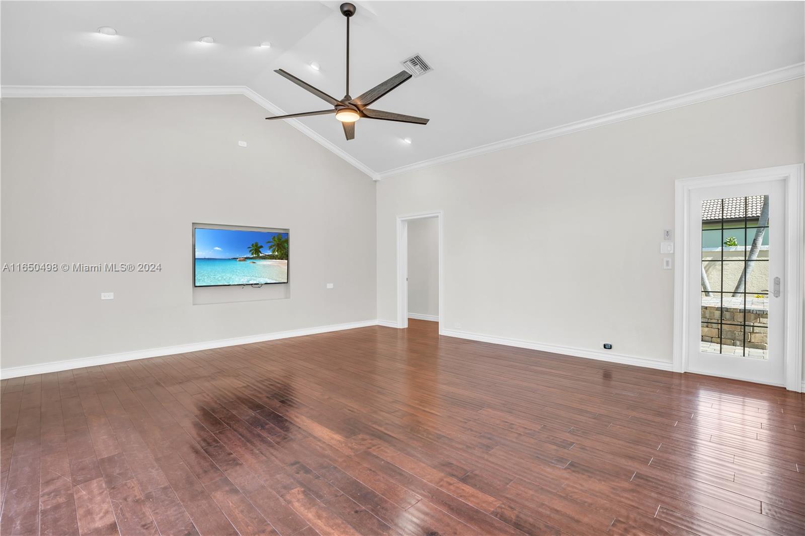 BUTTONWOOD HARBOR - Residential