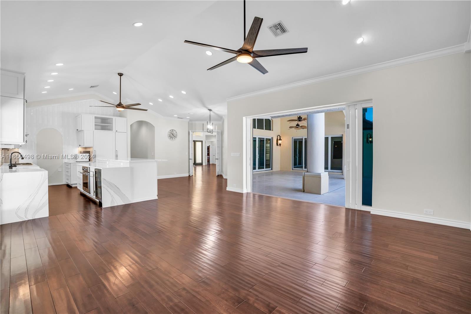 BUTTONWOOD HARBOR - Residential