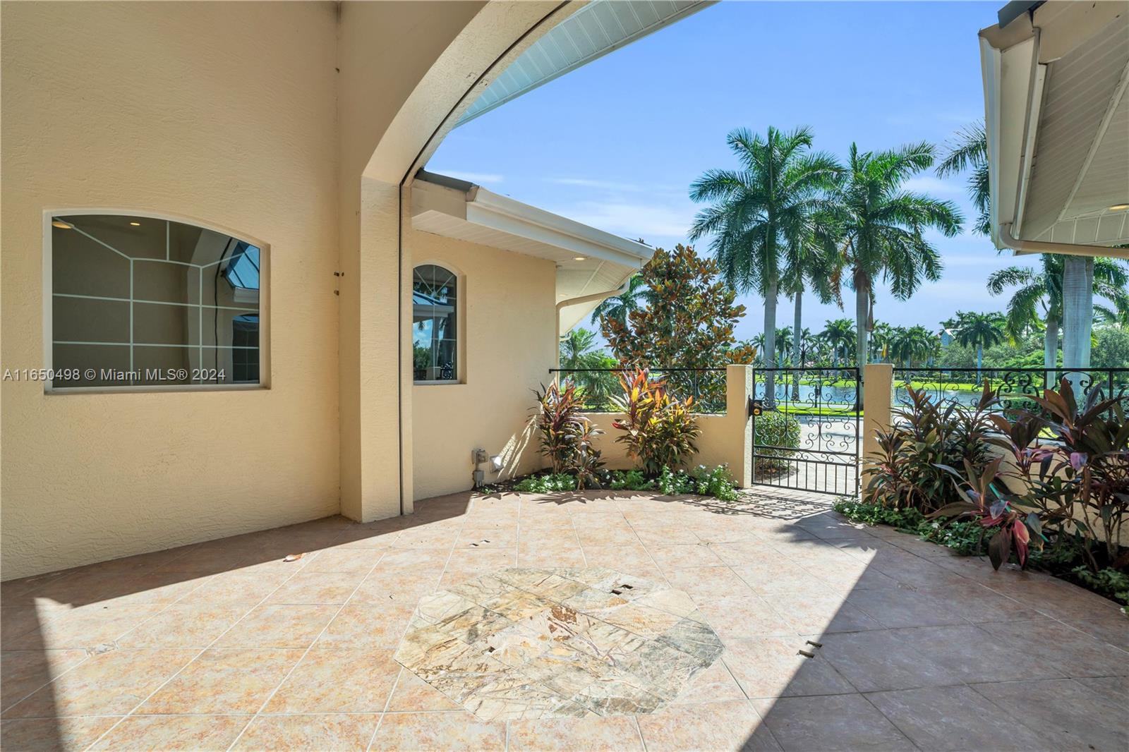 BUTTONWOOD HARBOR - Residential