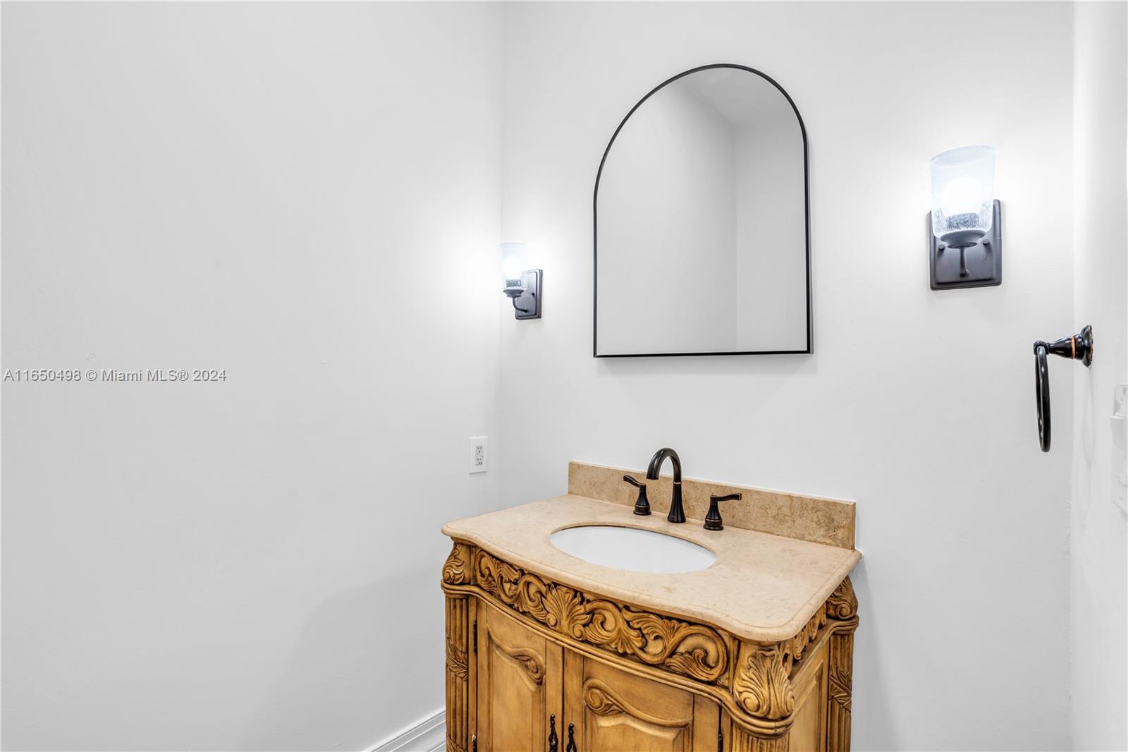 BUTTONWOOD HARBOR - Residential