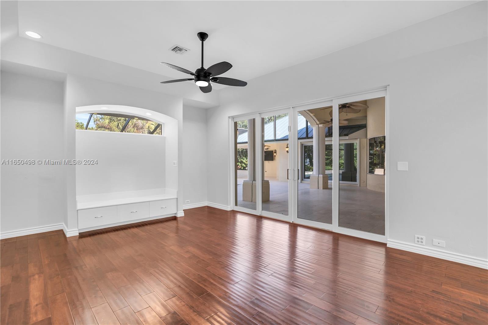 BUTTONWOOD HARBOR - Residential