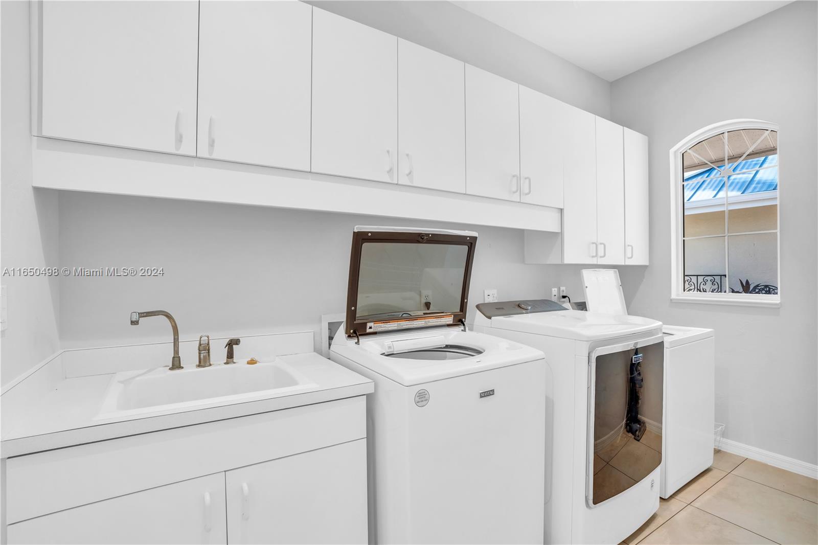 BUTTONWOOD HARBOR - Residential