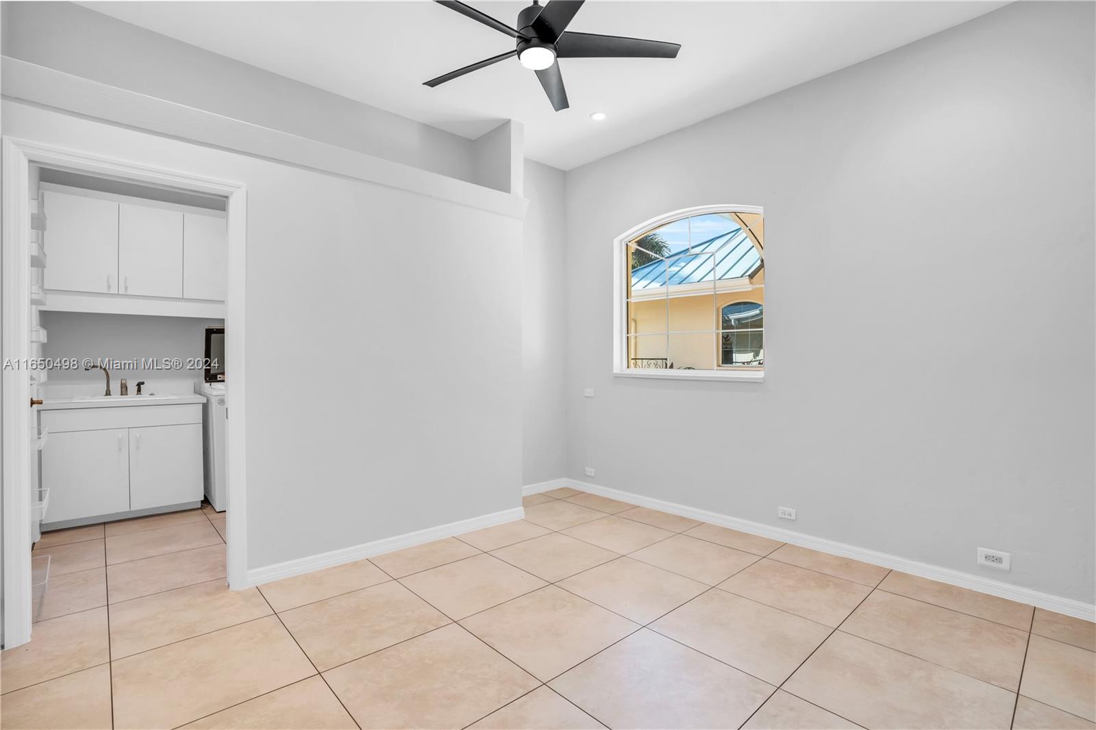 BUTTONWOOD HARBOR - Residential