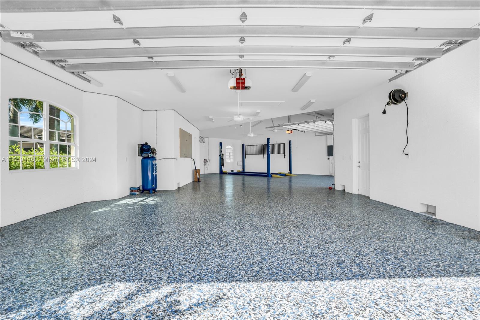 BUTTONWOOD HARBOR - Residential