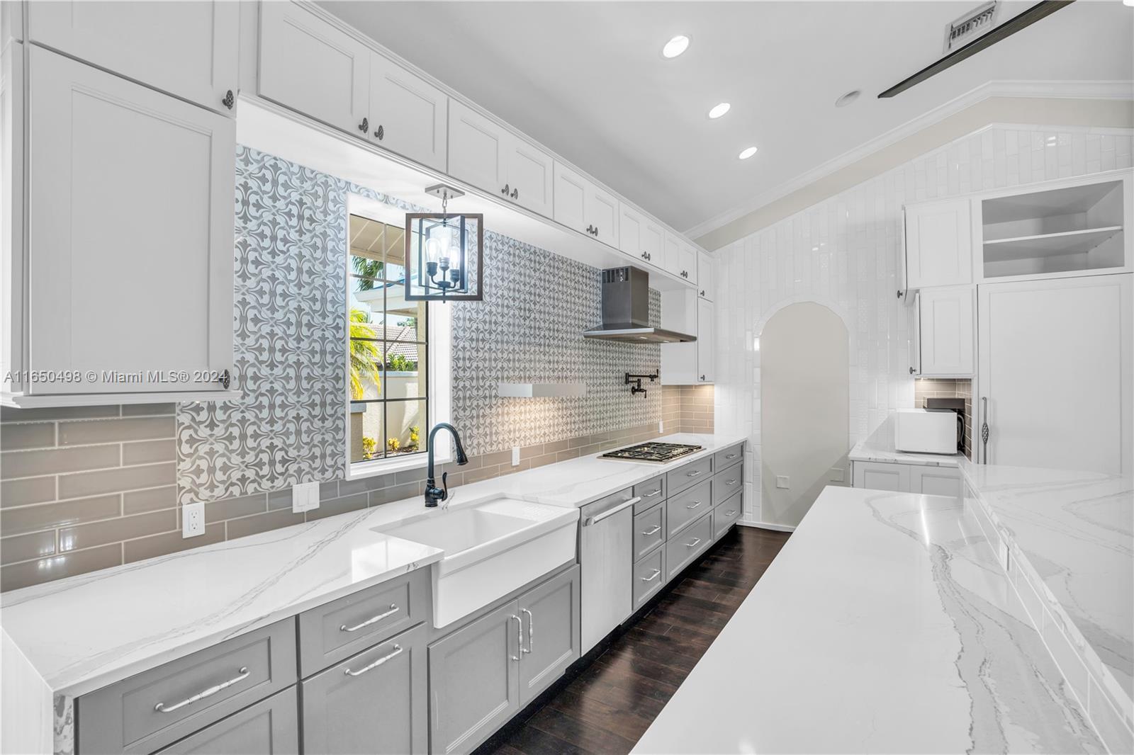 BUTTONWOOD HARBOR - Residential