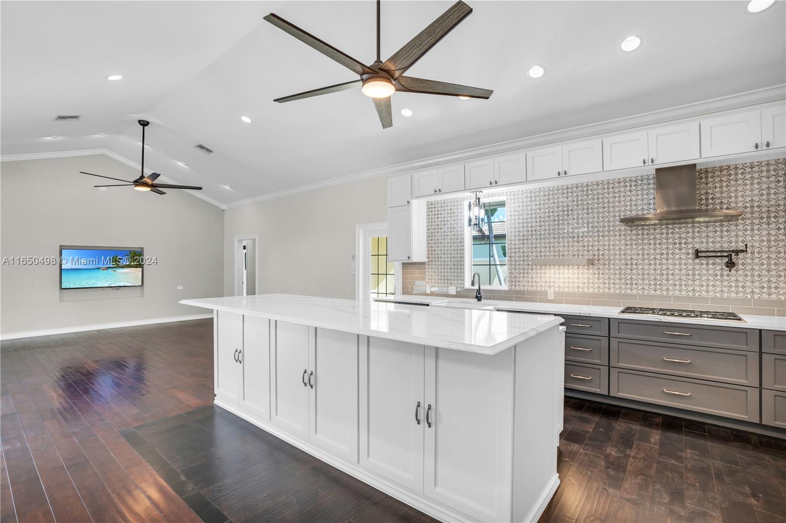 BUTTONWOOD HARBOR - Residential