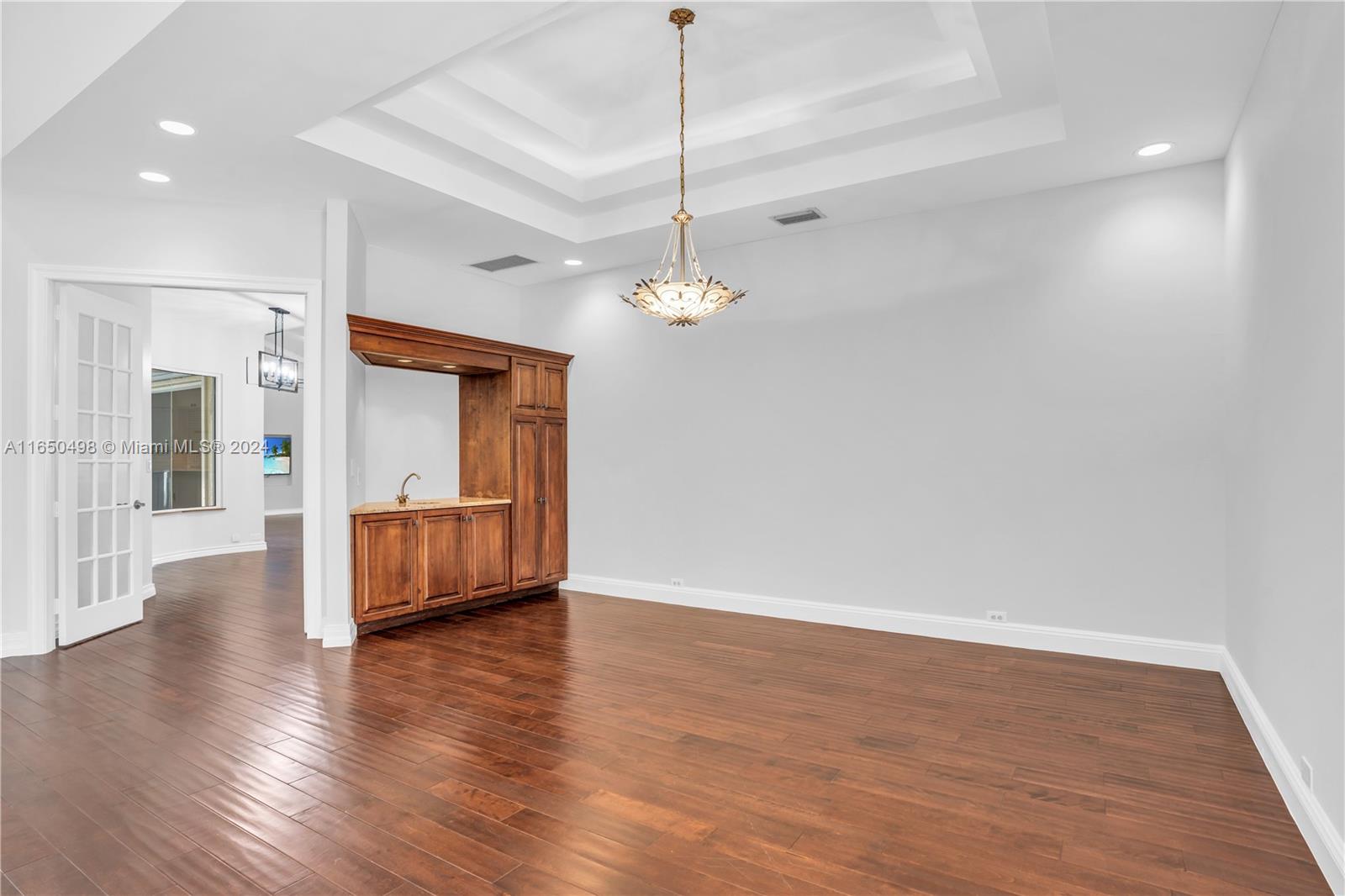 BUTTONWOOD HARBOR - Residential