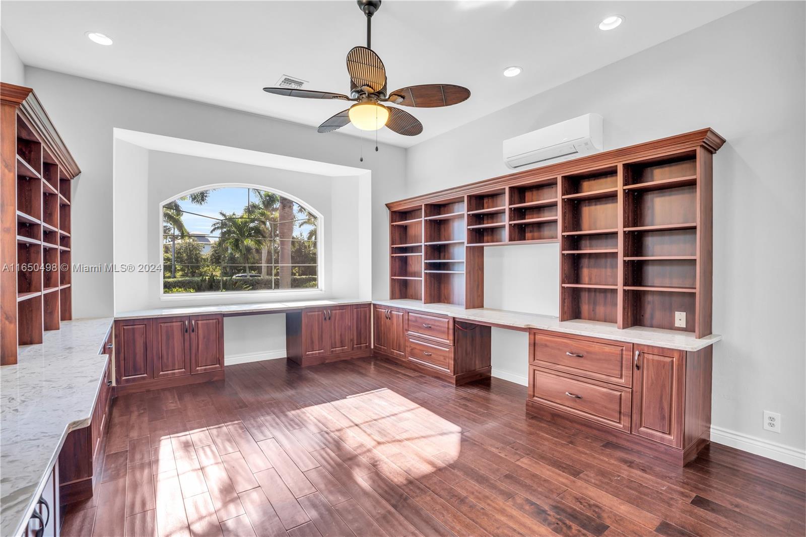 BUTTONWOOD HARBOR - Residential