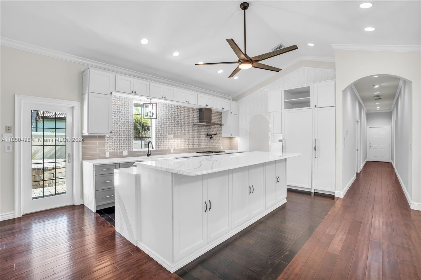 BUTTONWOOD HARBOR - Residential