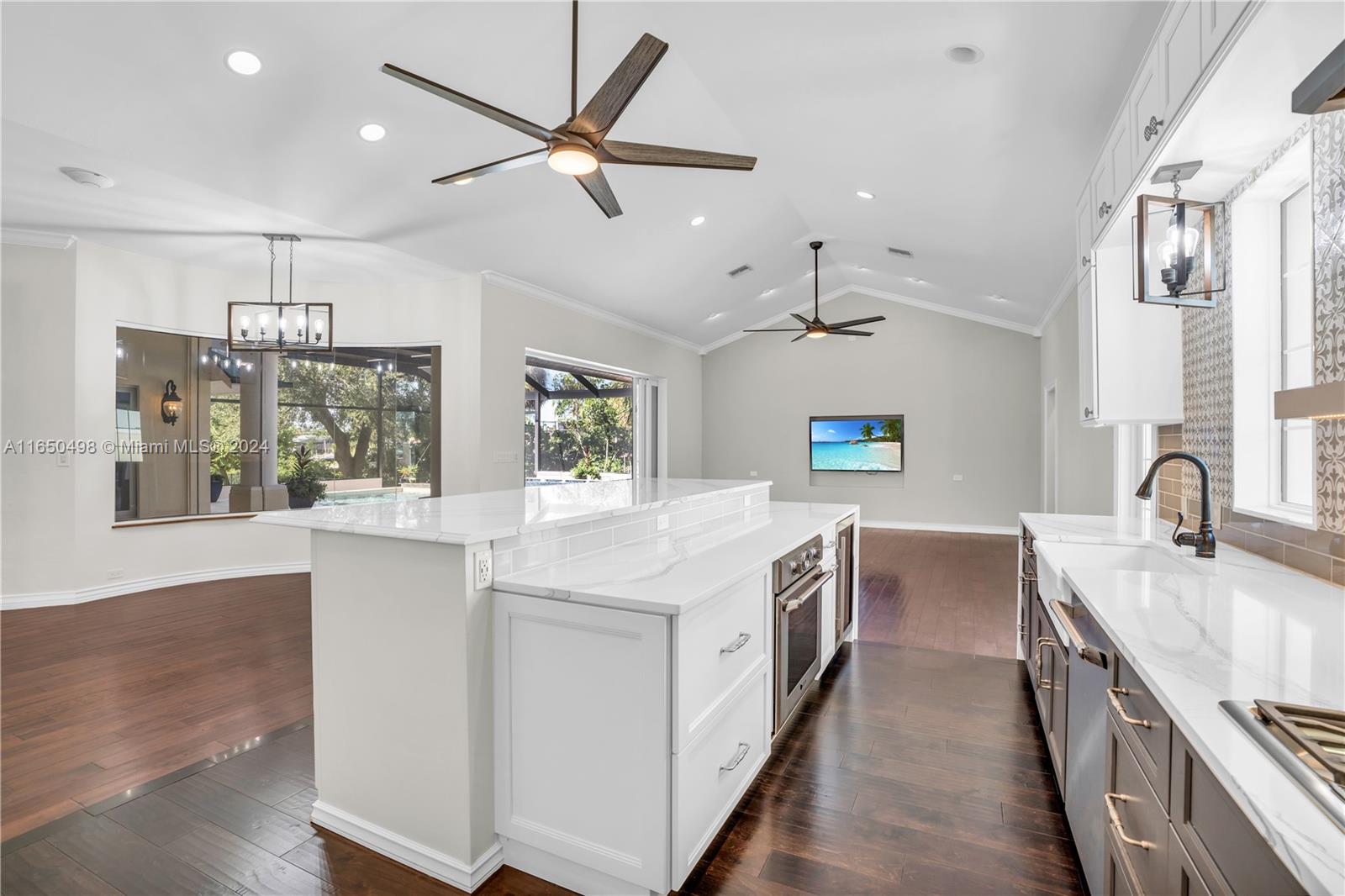 BUTTONWOOD HARBOR - Residential