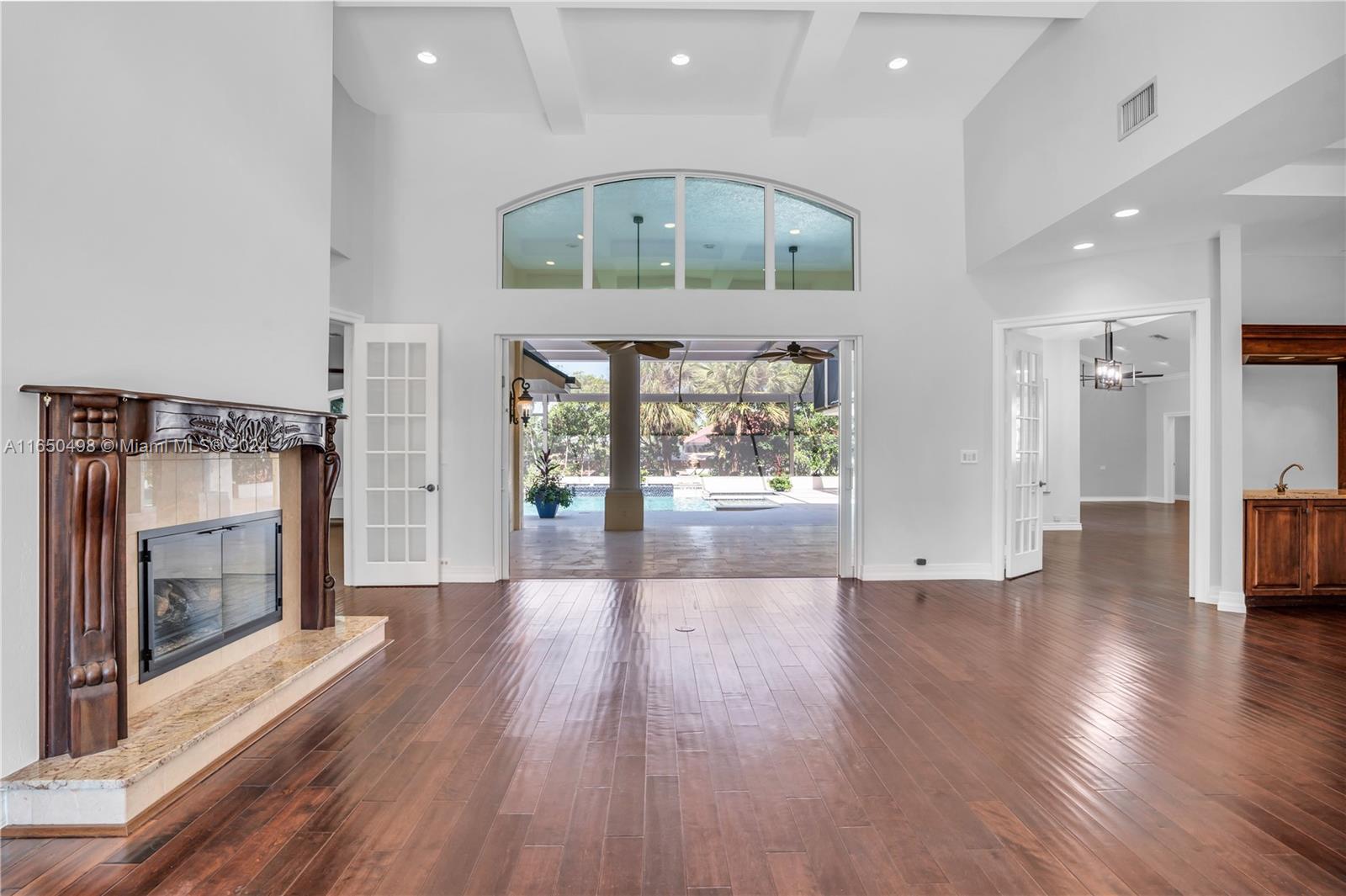 BUTTONWOOD HARBOR - Residential